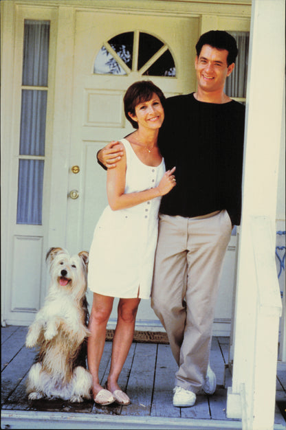 Carrie Fisher and Tom Hanks for The 'Burbs photoshoot (1989) Carrie Fisher Hollywood oversize The Burbs Tom Hanks