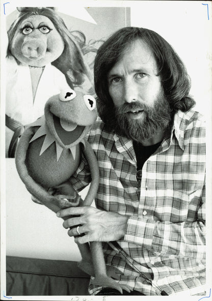 Jim Henson with Kermit and Ms. Piggy Puppets (1978) (oversize) Hollywood Jim Henson Kermit Miss Piggy Muppets oversize