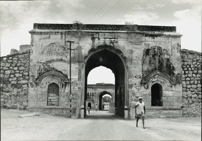 India Documentary Imagery by Henry Herr Gill (27 oversized prints)