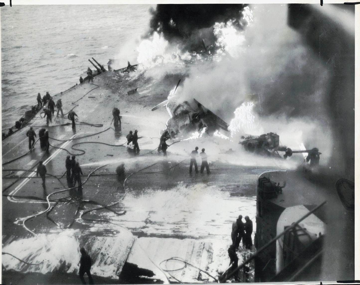 Firefight on USS Saratoga (1945) (oversize)