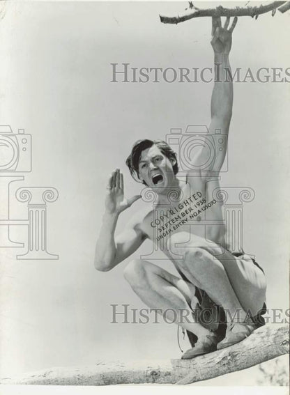 Johnny Weissmuller Press Photo Actor Hollywood Johnny Weissmuller Photographer Stamped Swimming Tarzan