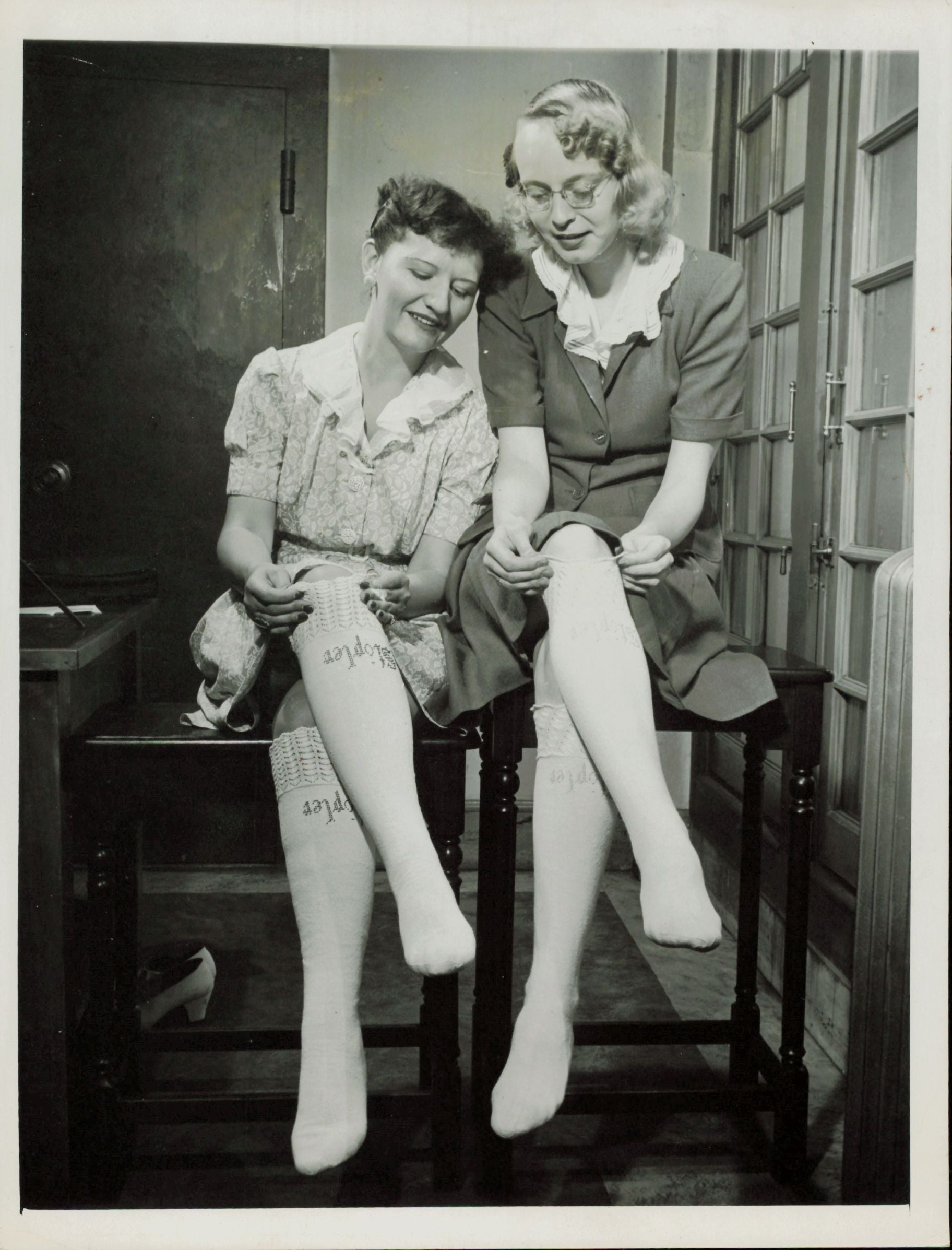 Vintage Leg Photographs (1922 - 1954) (15 Prints) Fashion