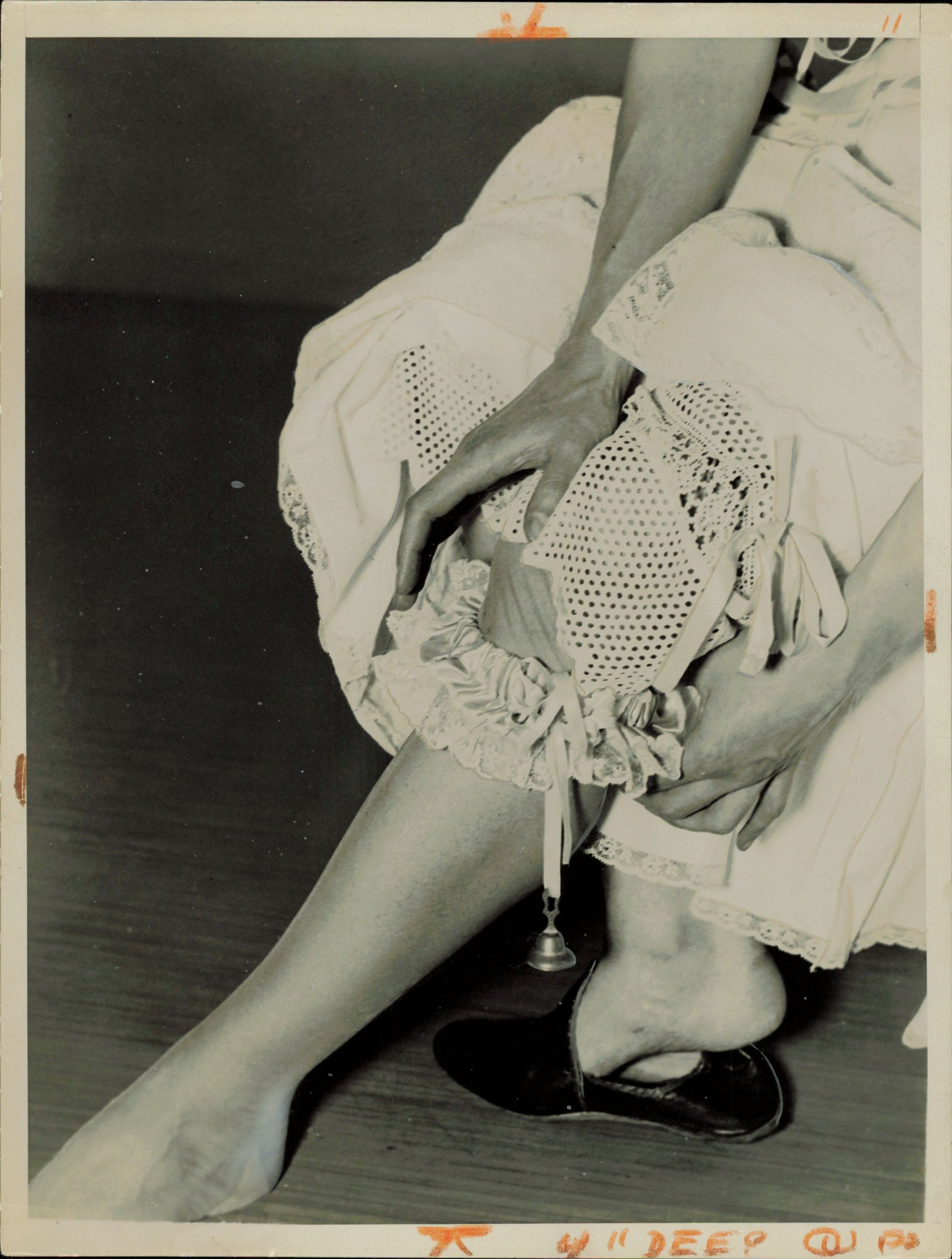 Leg Photographs (1922 - 1958) (15 vintage prints) Fashion